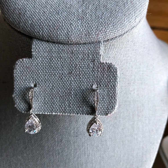 Pear Shaped Dangle Earrings with Silver Plated and AAA Cubic Zirconia - Picture 3 of 6